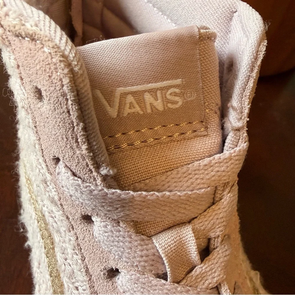 Vans Off The Wall Rose Pink Knit/Suede Gold Accent Missy Size 4 Zipper Back